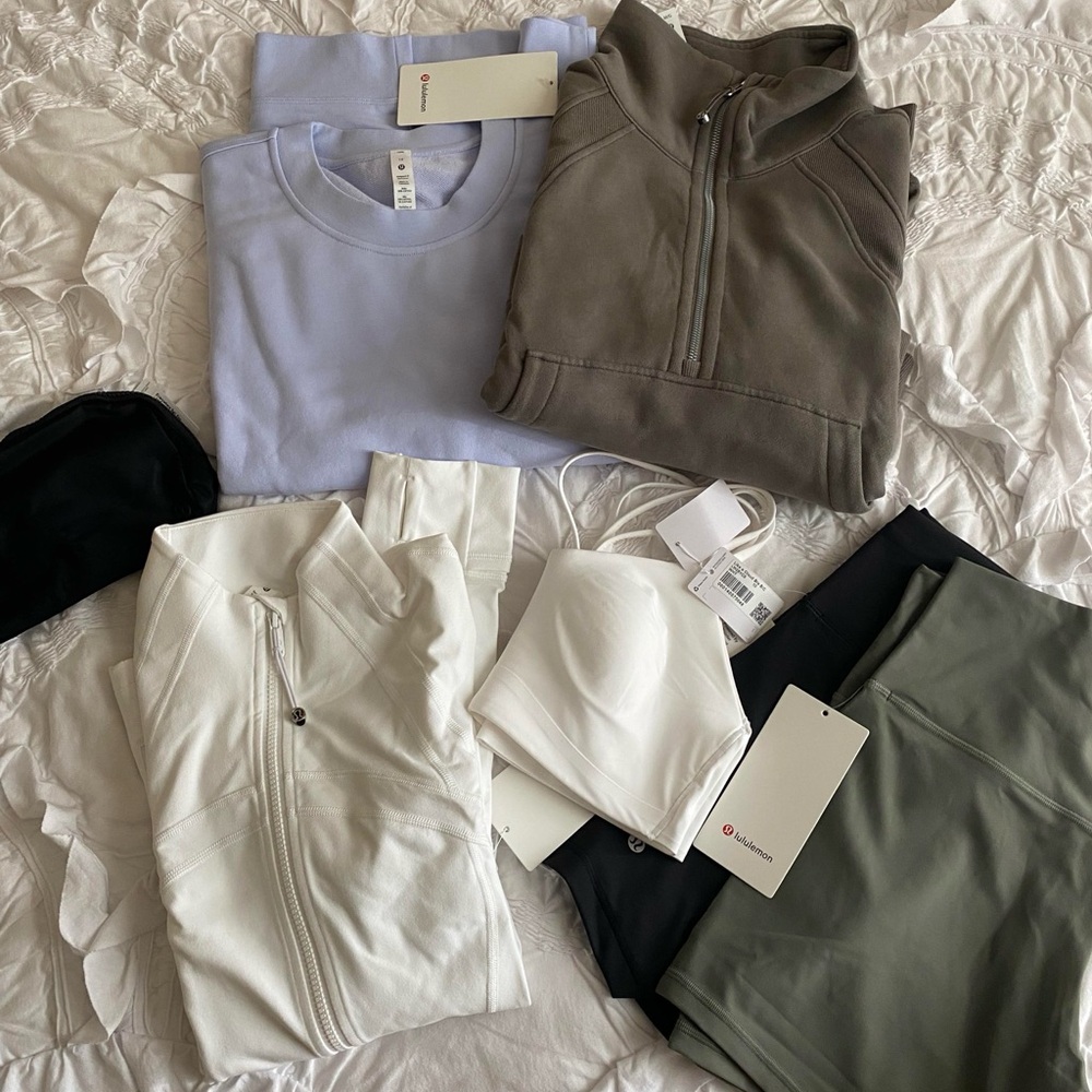 LULULEMON MYSTERY BOX - Picture 2 of 11